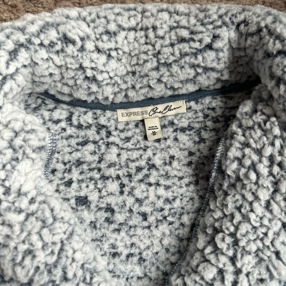 Gently Used Women’s Sherpa Sweatshirt! - Picture 3 of 3